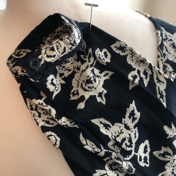 Volcom shorts romper with button front - Picture 3 of 3